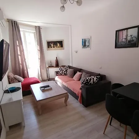 House Of Flowers Apartman *